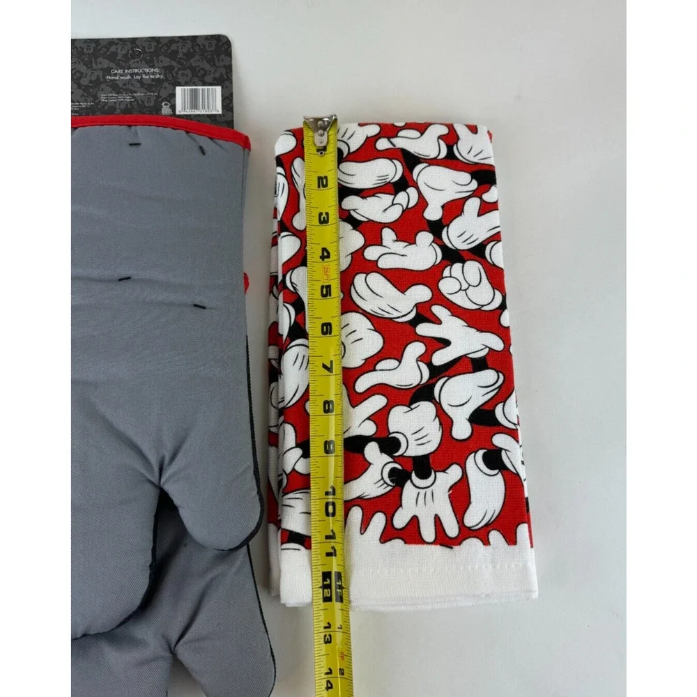 Lot Disney 1 set Mickey Minnie Oven Mitts 1 set Mickey Mouse Dishtowels NEW